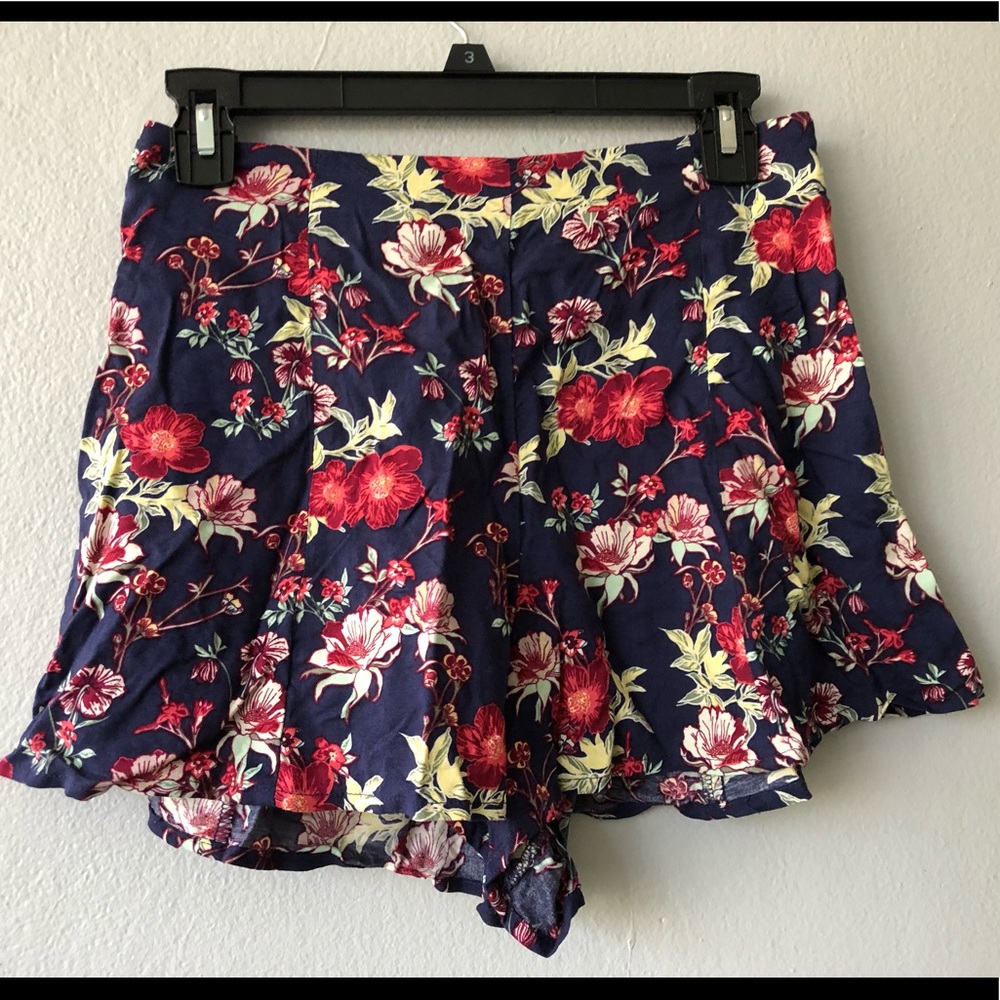 Floral shorts - Picture 1 of 2